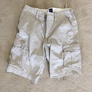 Men’s gap cargo shorts, worn once!